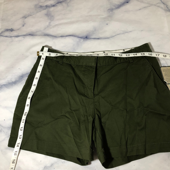 G.H. Bass & Co Olive Green 5" Shorts - Picture 5 of 8